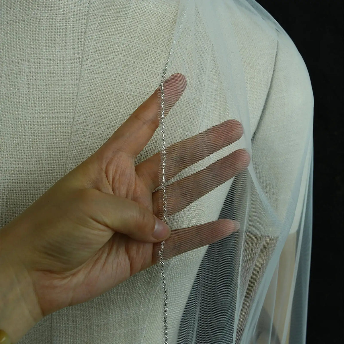 Modern Bridal Veil with Tube Beads Edge for Elegant Wedding with Comb