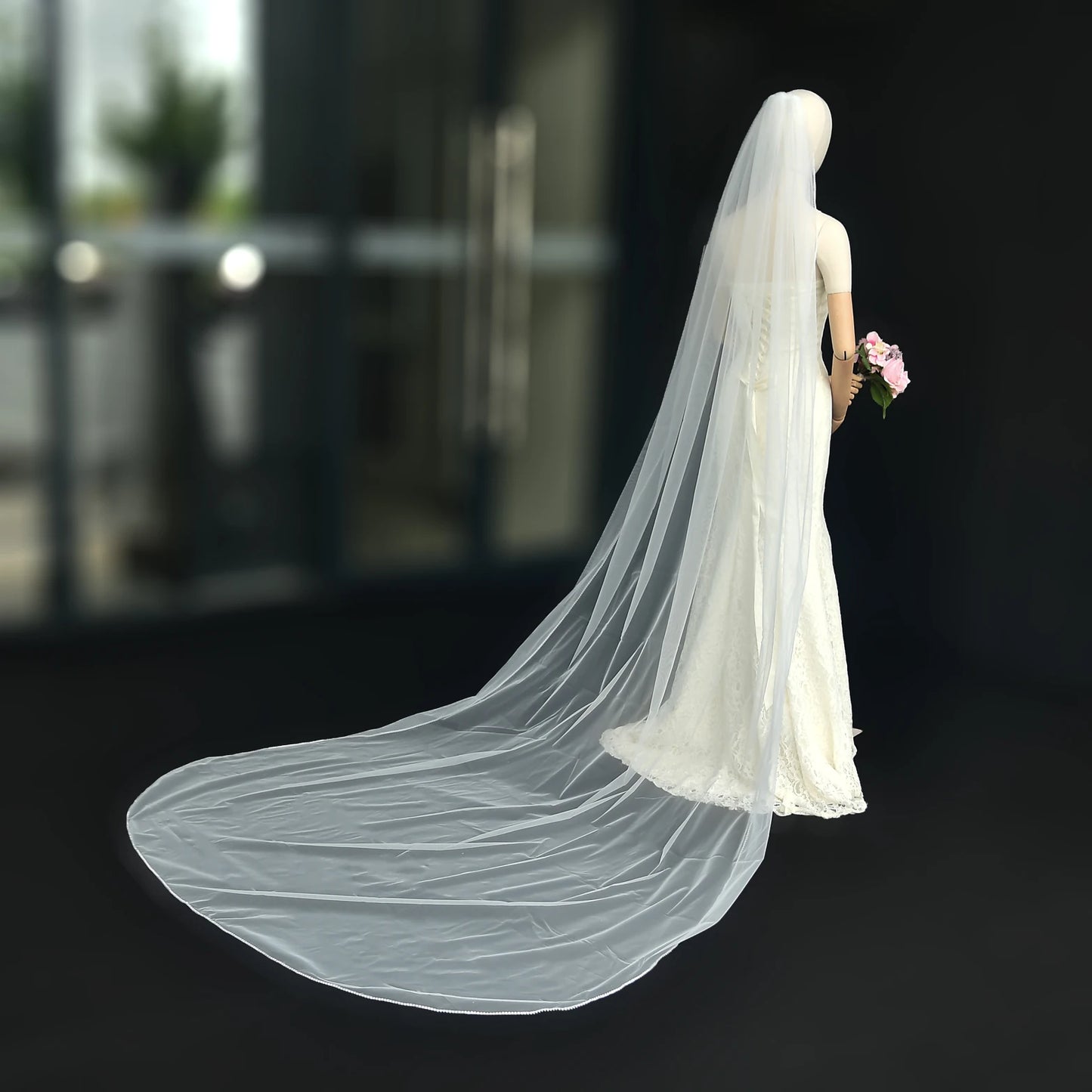 Wedding Veil Sparkling Diamond Chain Edge Bride Veil Rhinestones Long with Comb 1 Tier