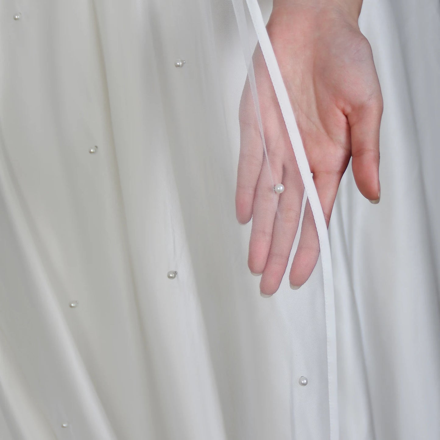 Teardrop Pearl Edge Wedding Veil 2 Tier Fingertip Length Soft Tulle with Comb