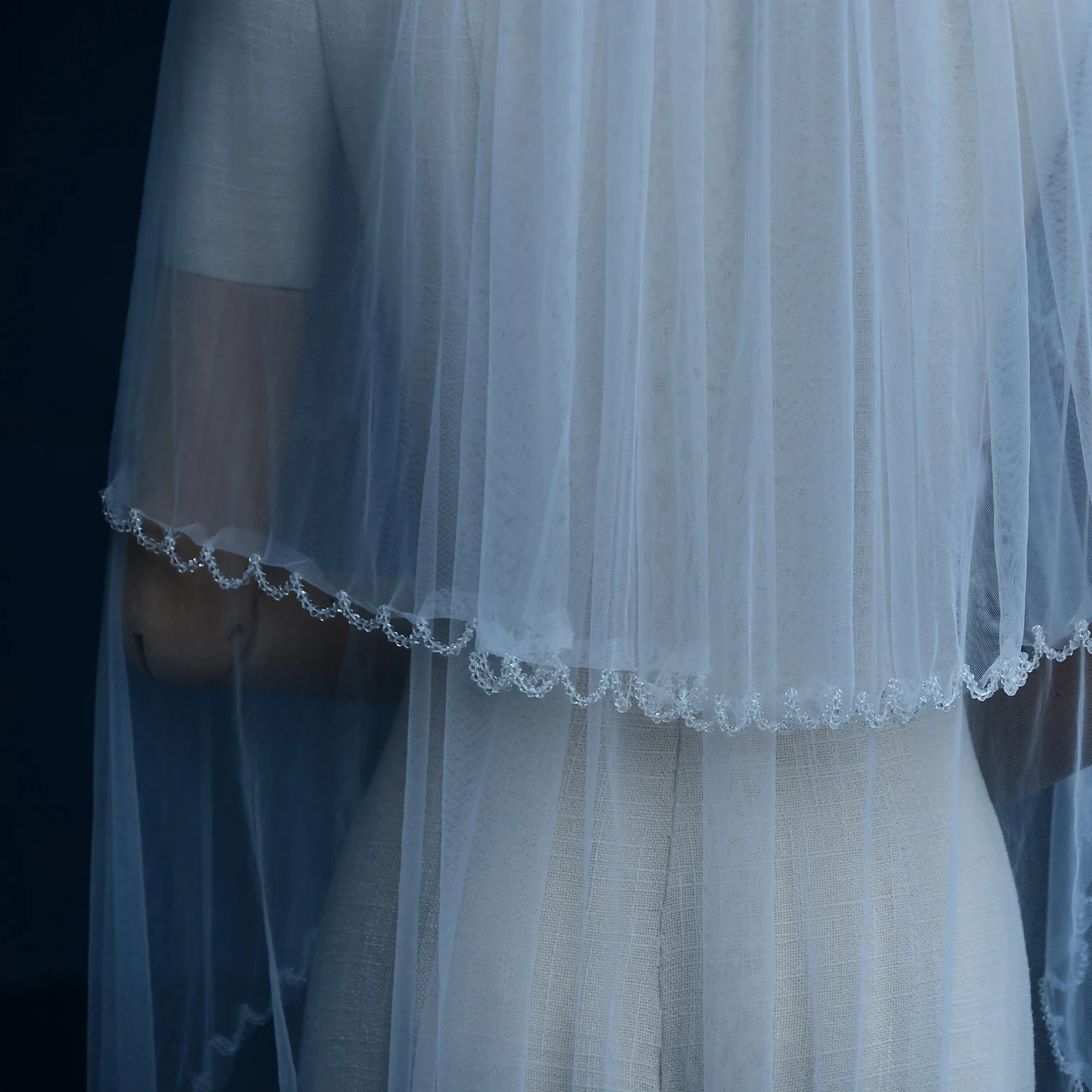 Elegant 2 Tier Wedding Veil with Crystal Edge Bridal Veils Cover Front and Back of Wedding Dresses