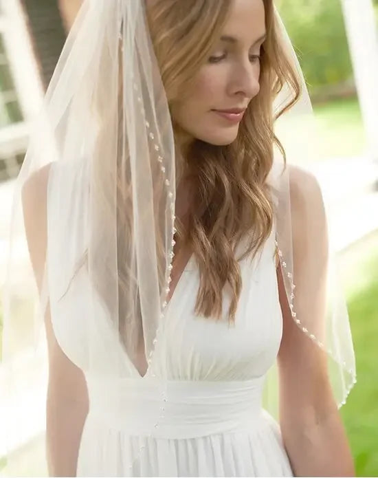 Beautiful White Lvory 1 Tier Fingertip Wedding Veils with Crystal Pearls