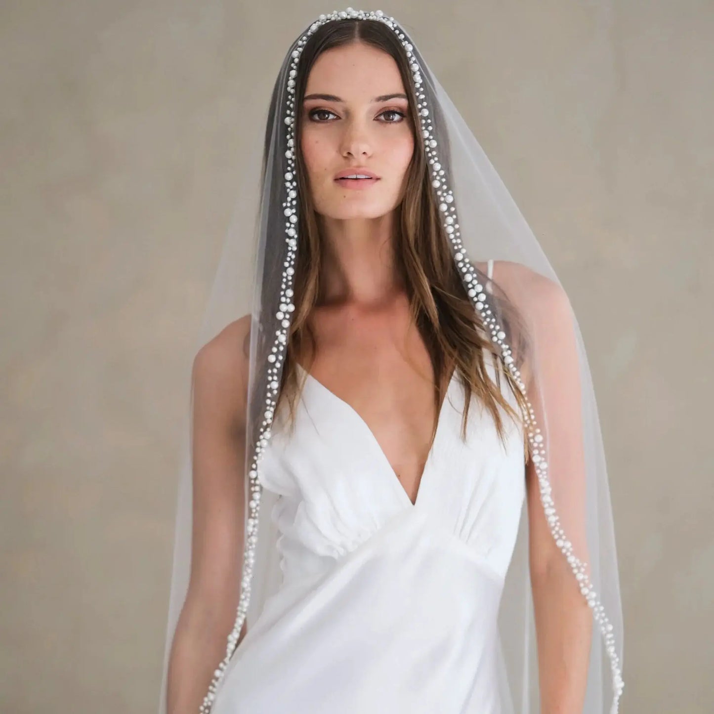 Beautiful 1 Meter Tulle Wedding Veil with Pearl Beaded Trim