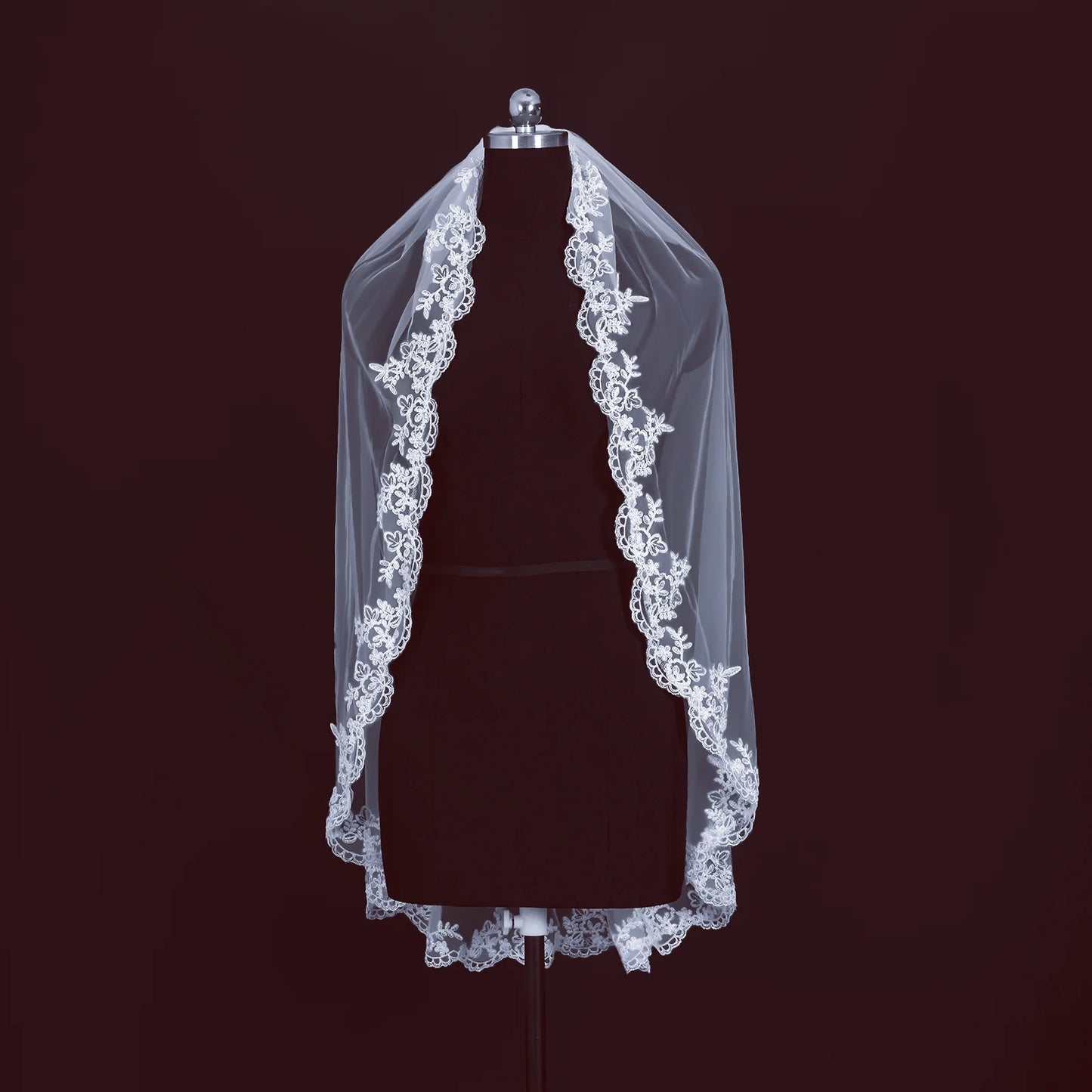 Classic White Single Tier Tulle Bridal Veil with Exquisite Lace