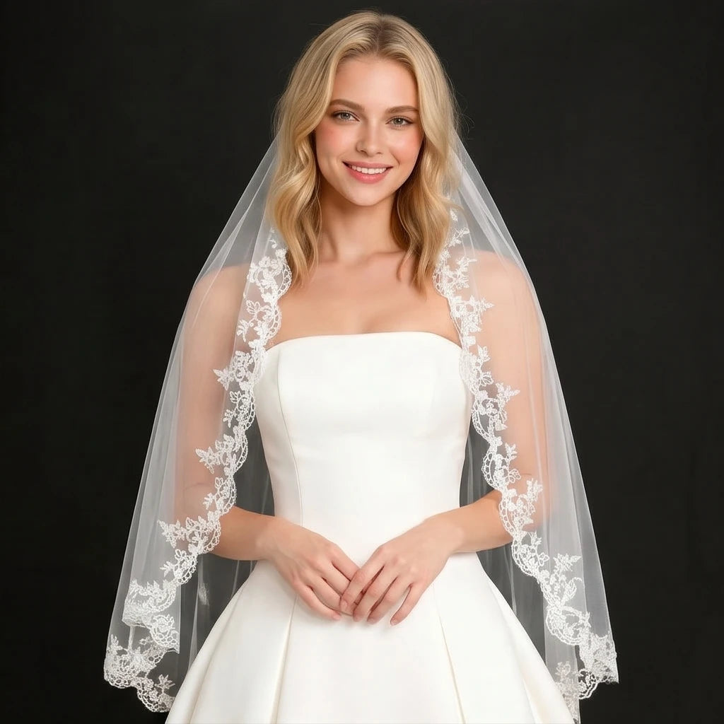 Classic White Single Tier Tulle Bridal Veil with Exquisite Lace
