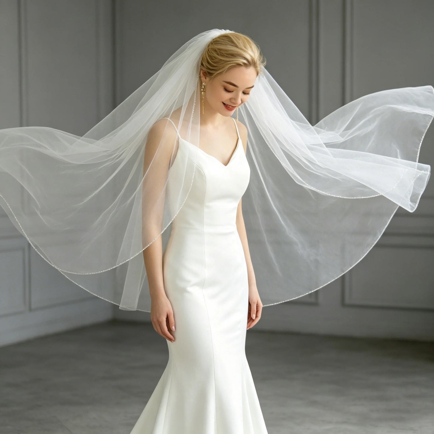 Modern Bridal Veil with Tube Beads Edge for Elegant Wedding with Comb
