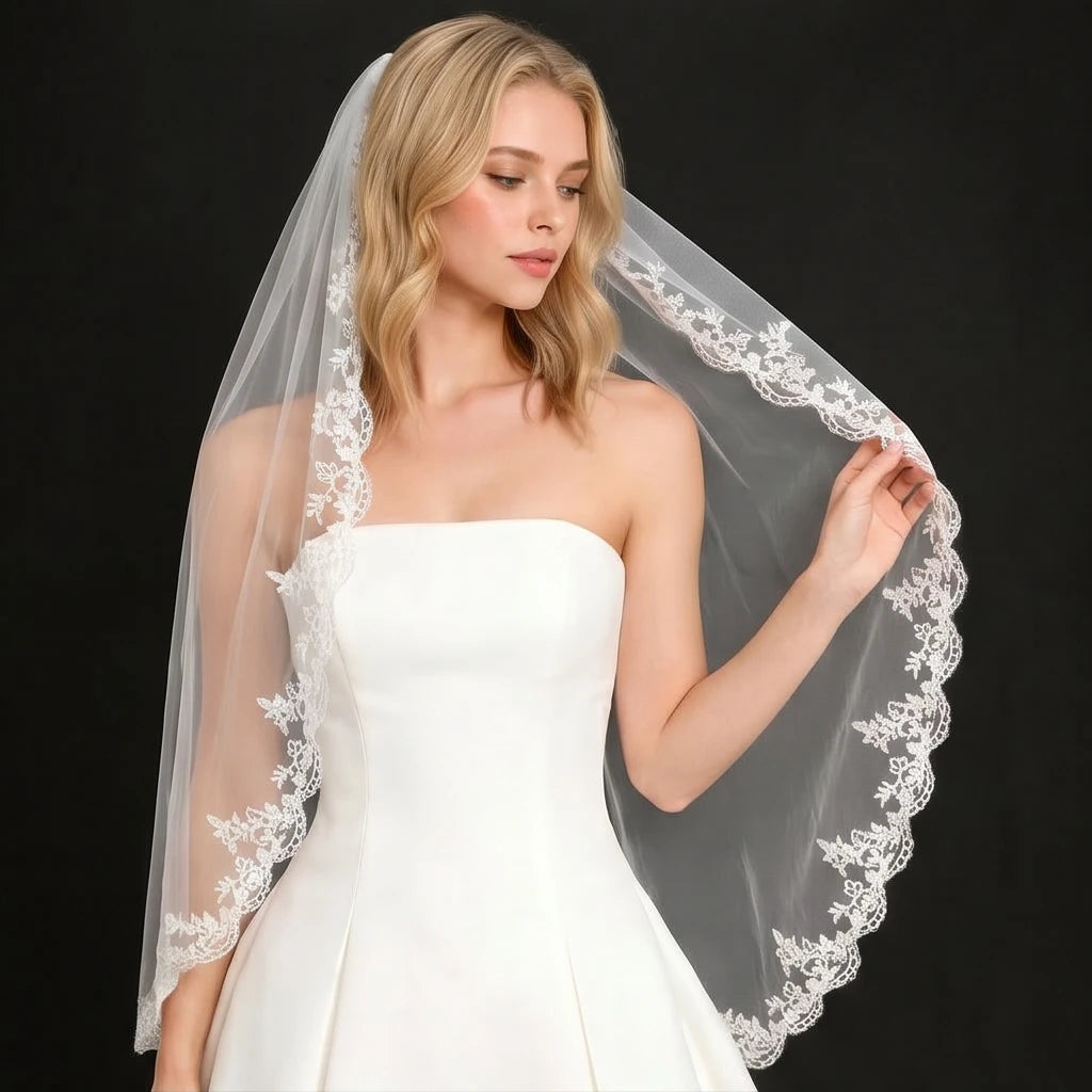 Classic White Single Tier Tulle Bridal Veil with Exquisite Lace
