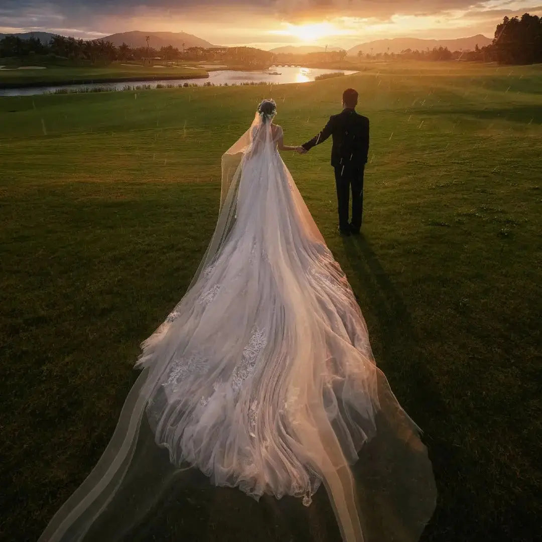 Elegant Single Tier Cathedral Wedding Veil with Comb Simple Cut Edge Long Bridal Tulle in Silk White Plain Soft Tulle G30