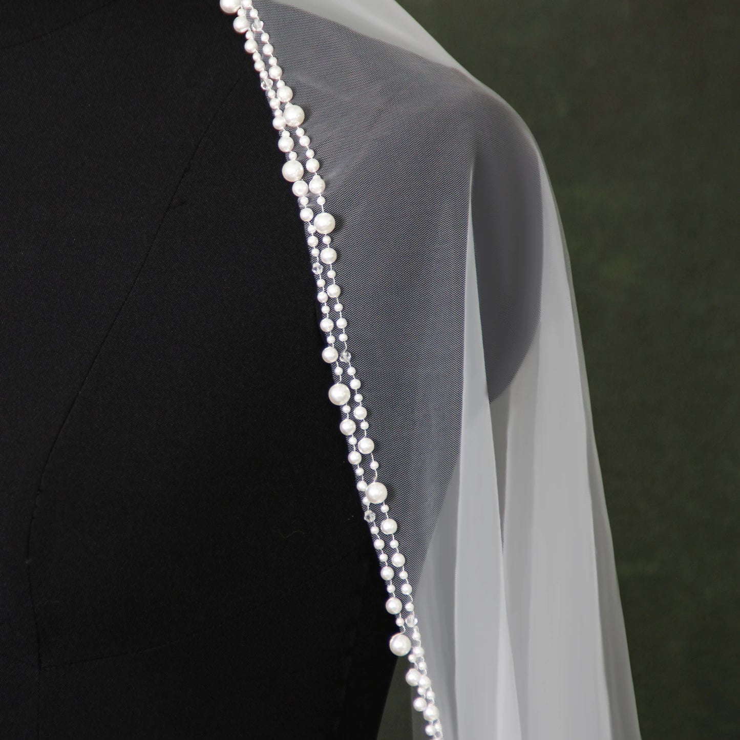 Beautiful 1 Meter Tulle Wedding Veil with Pearl Beaded Trim