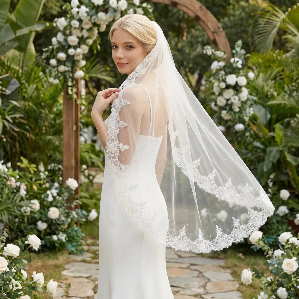 1 Layer Shoulder-Length Bridal Veil with Comb Delicate Floral Lace Embroidery