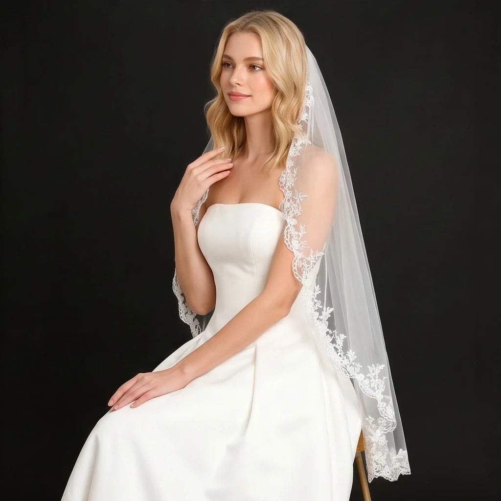 Classic White Single Tier Tulle Bridal Veil with Exquisite Lace