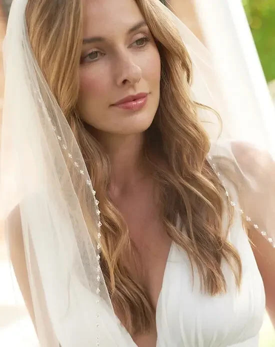 Beautiful White Lvory 1 Tier Fingertip Wedding Veils with Crystal Pearls