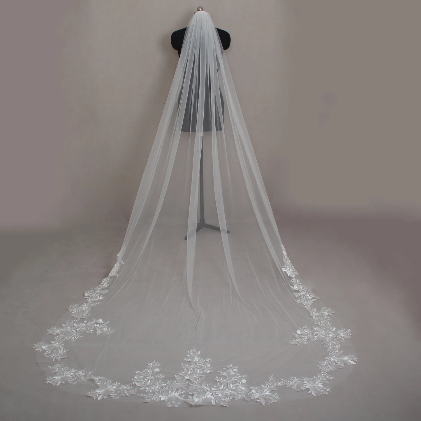 Cathedral Wedding Veil Elegant French Alencon Lace 3 Meters Long Embroidered Tulle Soft Bridal Veil with Comb (Ivory/White)