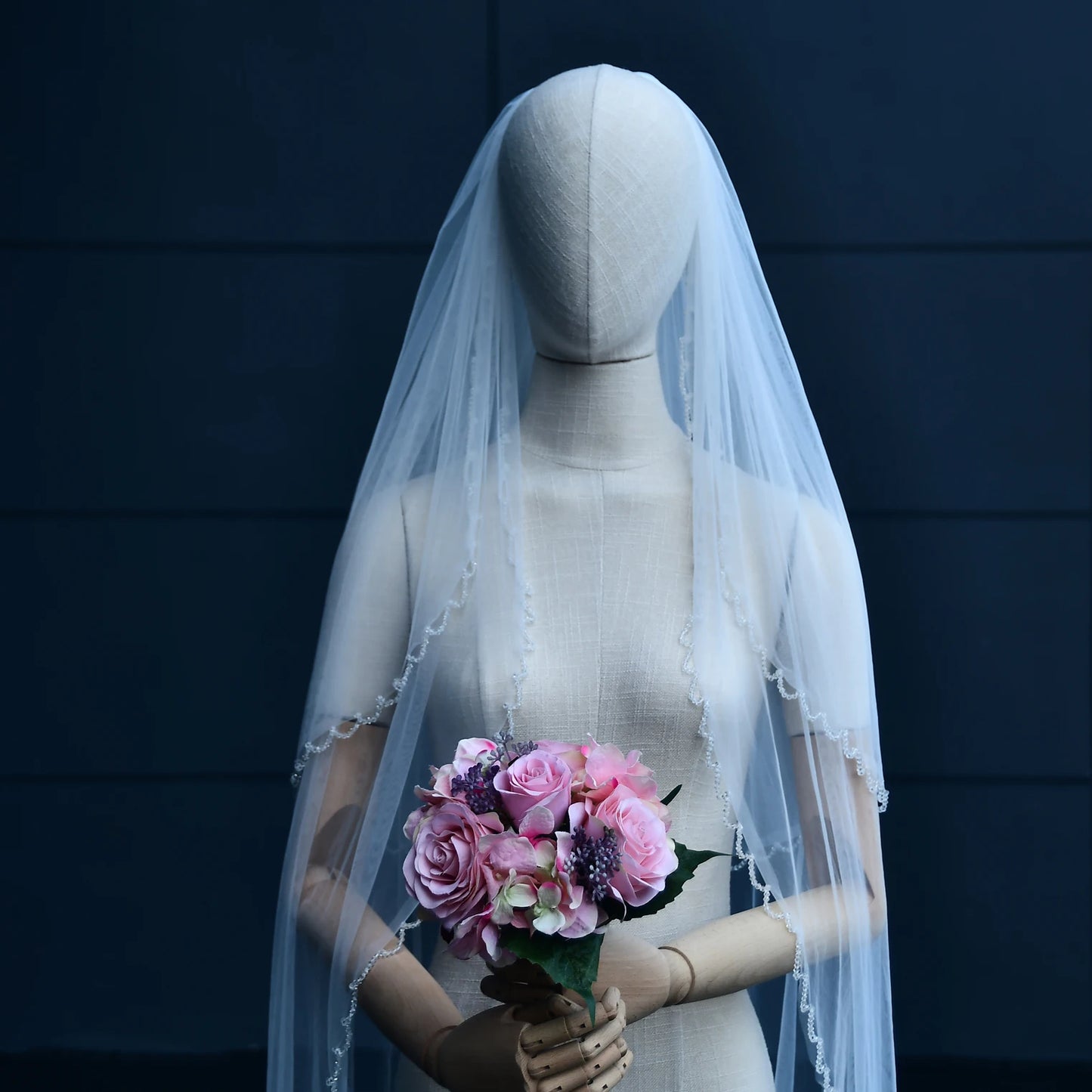 Elegant 2 Tier Wedding Veil with Crystal Edge Bridal Veils Cover Front and Back of Wedding Dresses