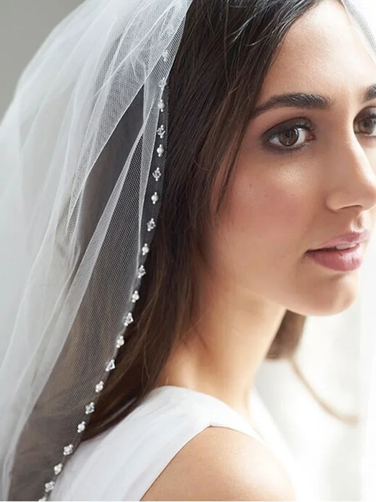 Beautiful White Lvory 1 Tier Fingertip Wedding Veils with Crystal Pearls