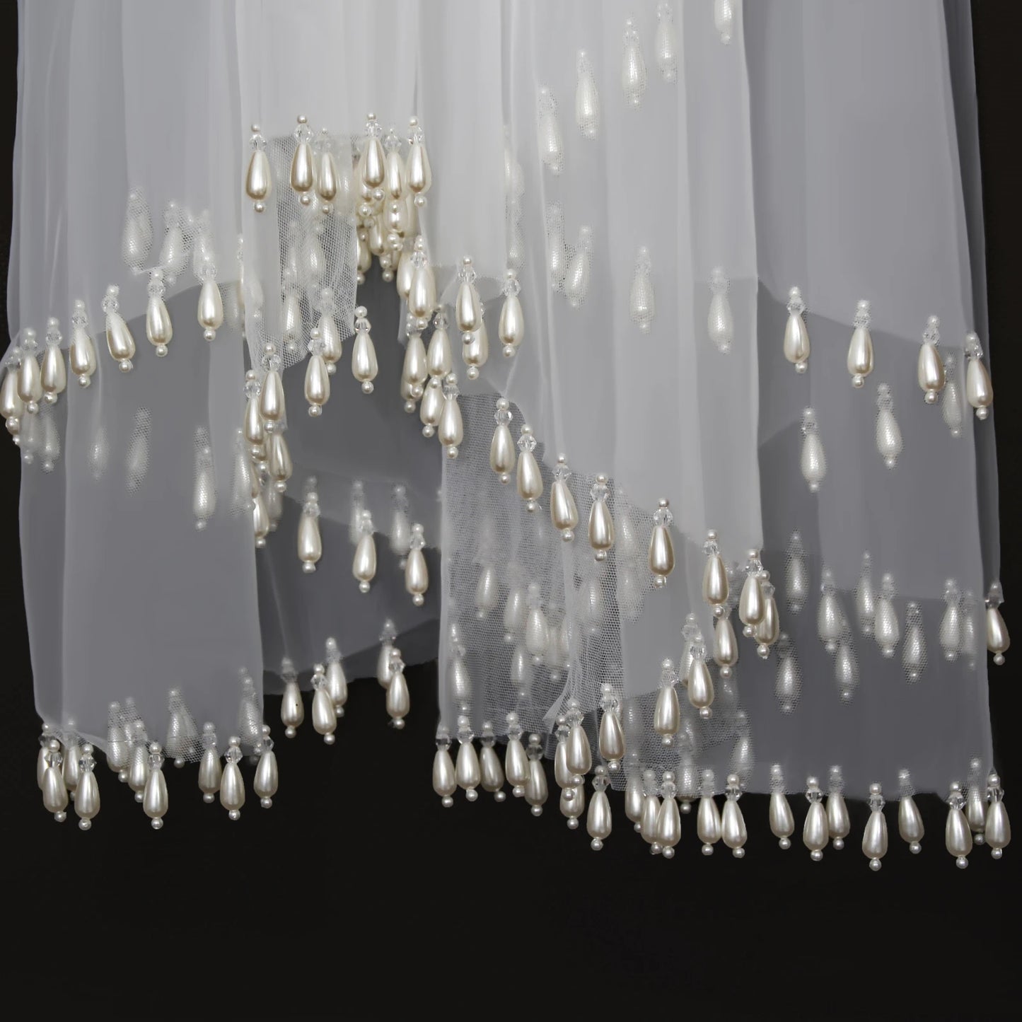 Teardrop Pearl Edge Wedding Veil 2 Tier Fingertip Length Soft Tulle with Comb
