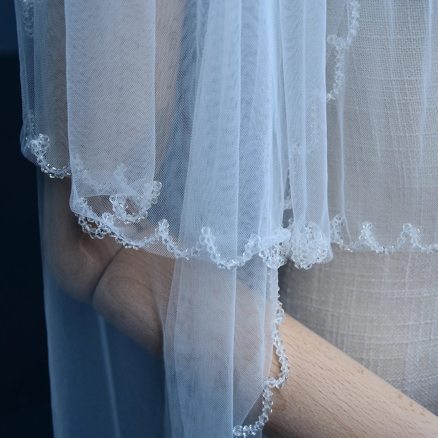 Elegant 2 Tier Wedding Veil with Crystal Edge Bridal Veils Cover Front and Back of Wedding Dresses