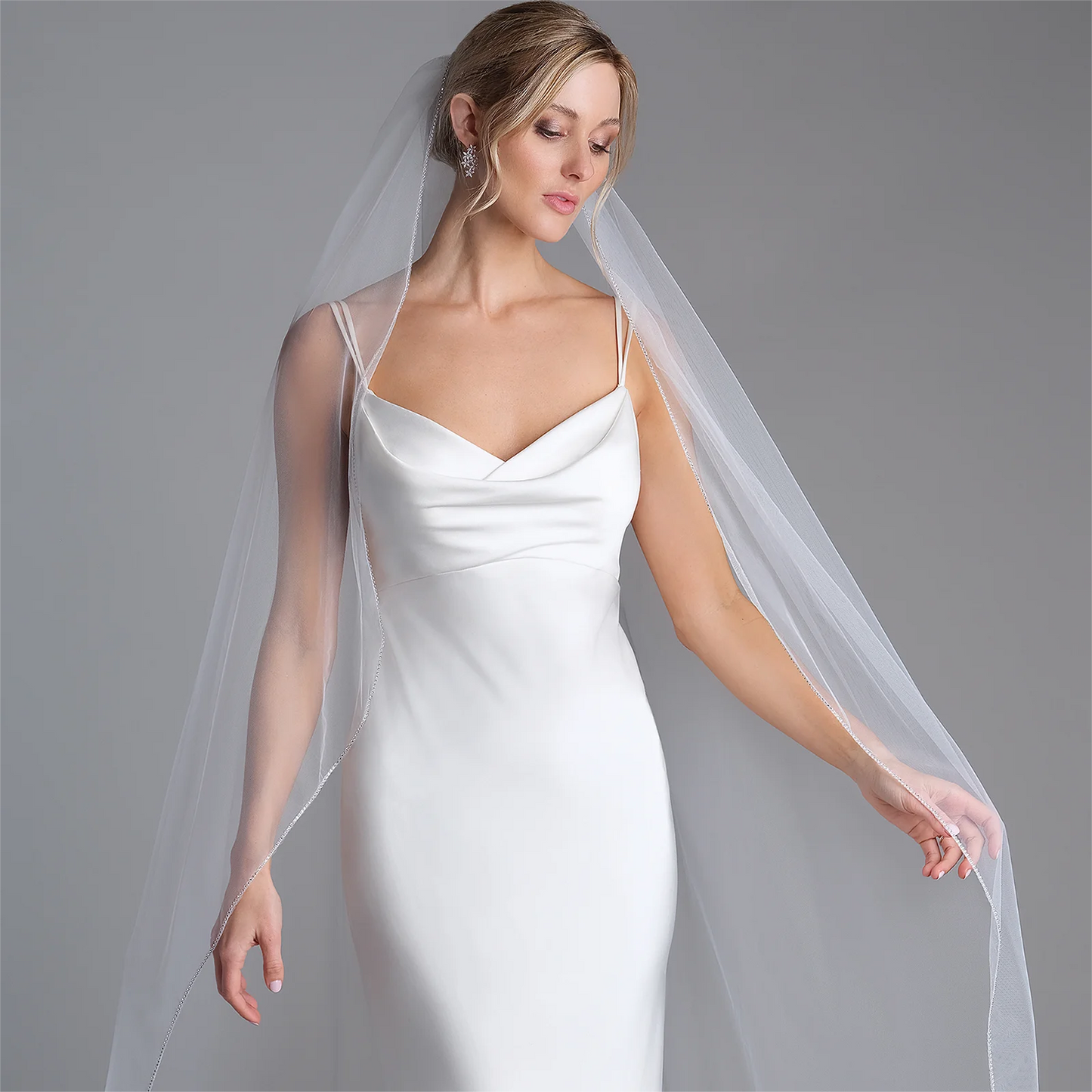 Wedding Veil Sparkling Diamond Chain Edge Bride Veil Rhinestones Long with Comb 1 Tier