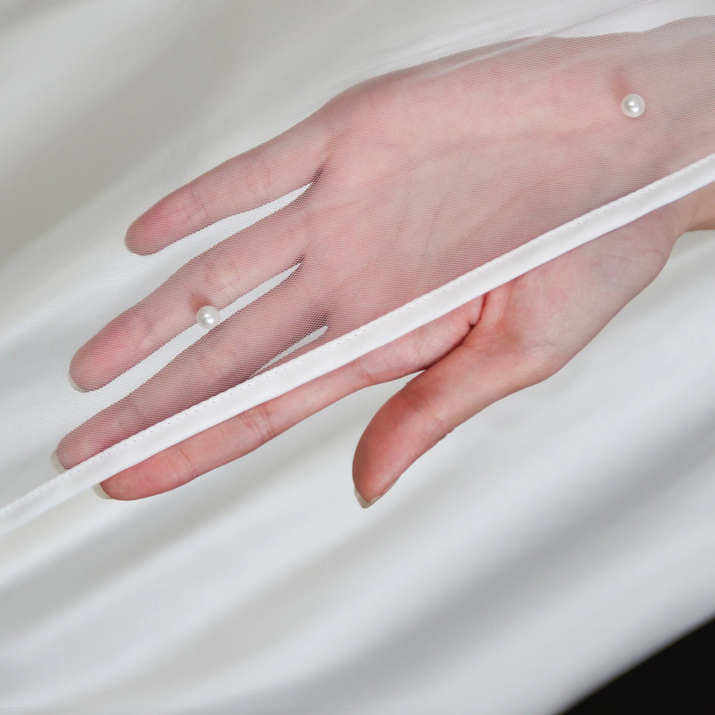 Teardrop Pearl Edge Wedding Veil 2 Tier Fingertip Length Soft Tulle with Comb